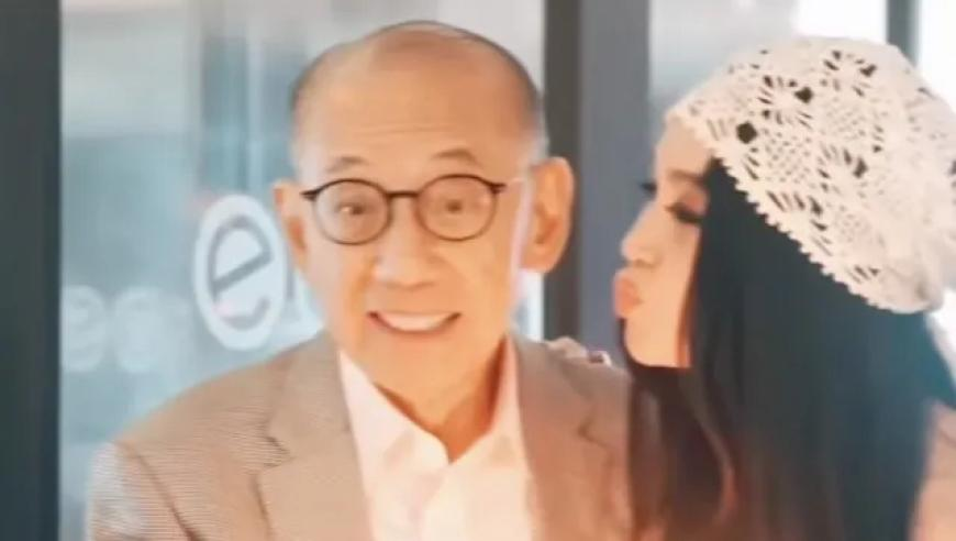 小姐姐夸狗可爱 狗激动“碰瓷”,香港4949澳门免费资料大全凤凰网,成语解释落实可能存在的问题_终极版V13.16